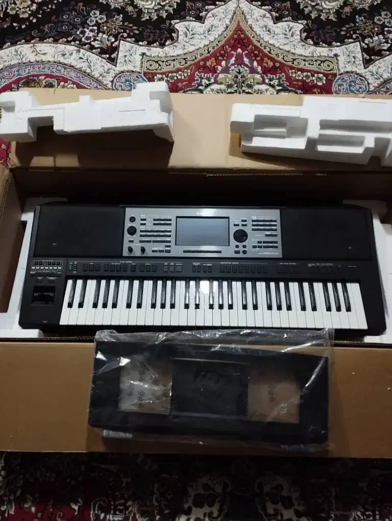 a5000|پیانو، کیبورد، آکاردئون|شیراز, کوزه گری|دیوار