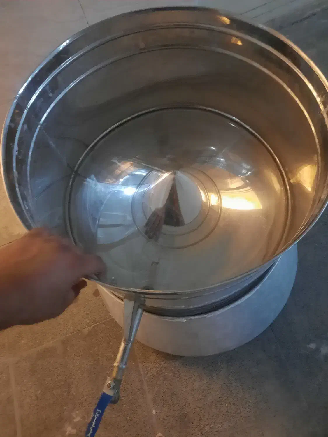 دیگ گلاب گیری در حد نو|ظروف پخت‌وپز|یزد, |دیوار