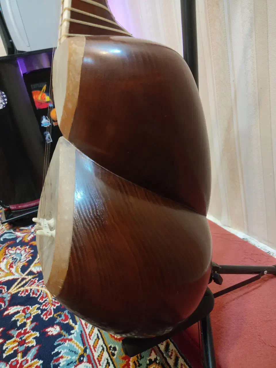 تار ابراهیمی|سازهای سنتی|قوچان, |دیوار