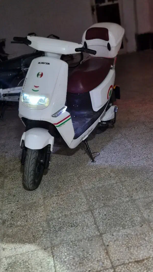 موتور برقی مدل es5|موتورسیکلت|پرند, فاز ۴|دیوار