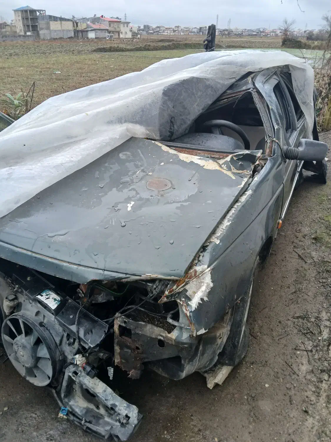 ماشین پژو405تصادفی|خودرو سواری و وانت|رشت, عینک|دیوار