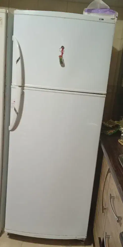 یخچال سالم و تمیز بدون هیچ شکستگی|یخچال و فریزر|برخوار, |دیوار