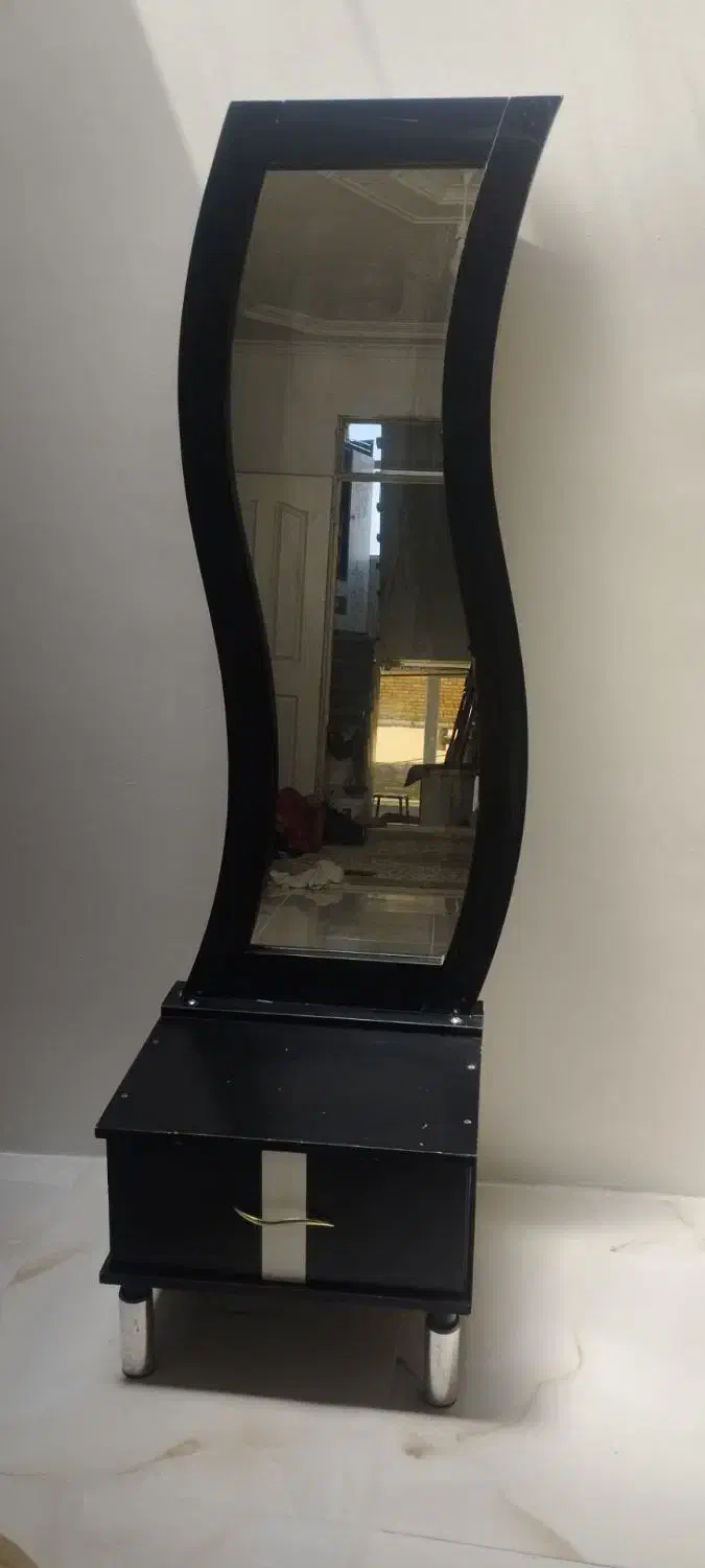 میزآرایش|آینه|نوشین شهر, |دیوار