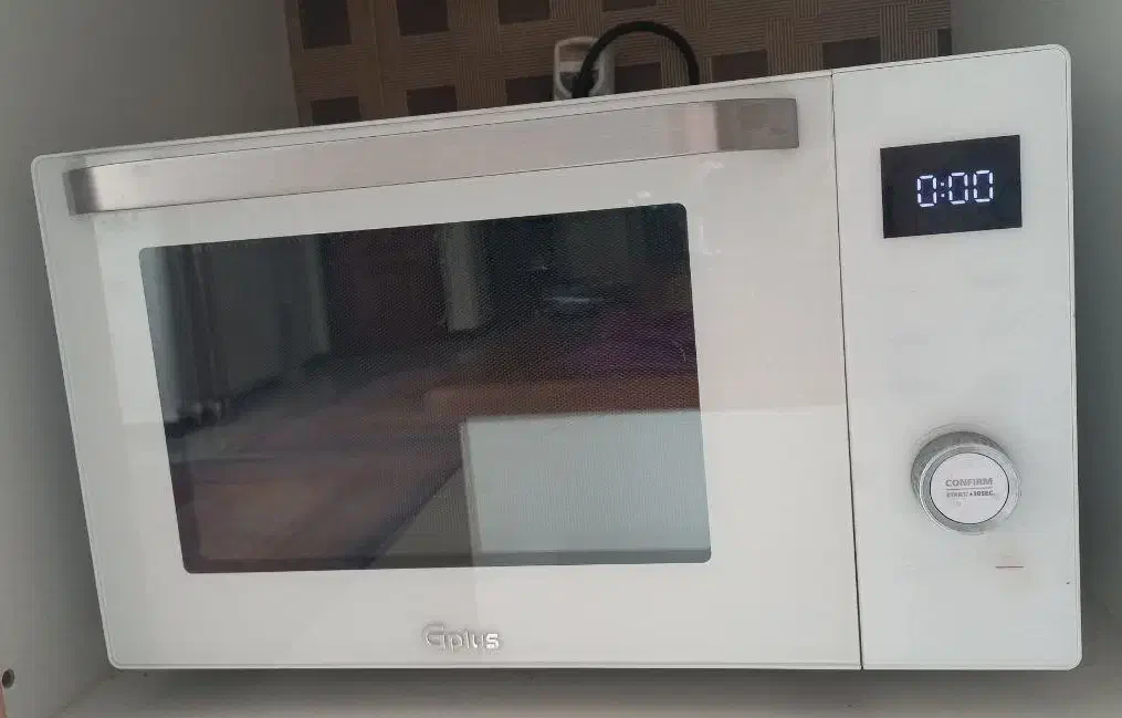 مایکروویو ۳۴ لیتری جی پلاس در حد آک|اجاق گاز و لوازم برقی پخت‌وپز|قم, صادقی|دیوار