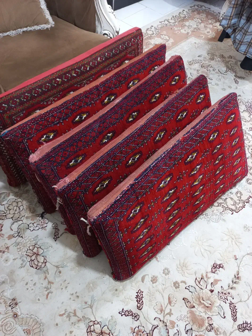 پشتی ترکمن سالم|پشتی|رشت, احمد گوراب|دیوار