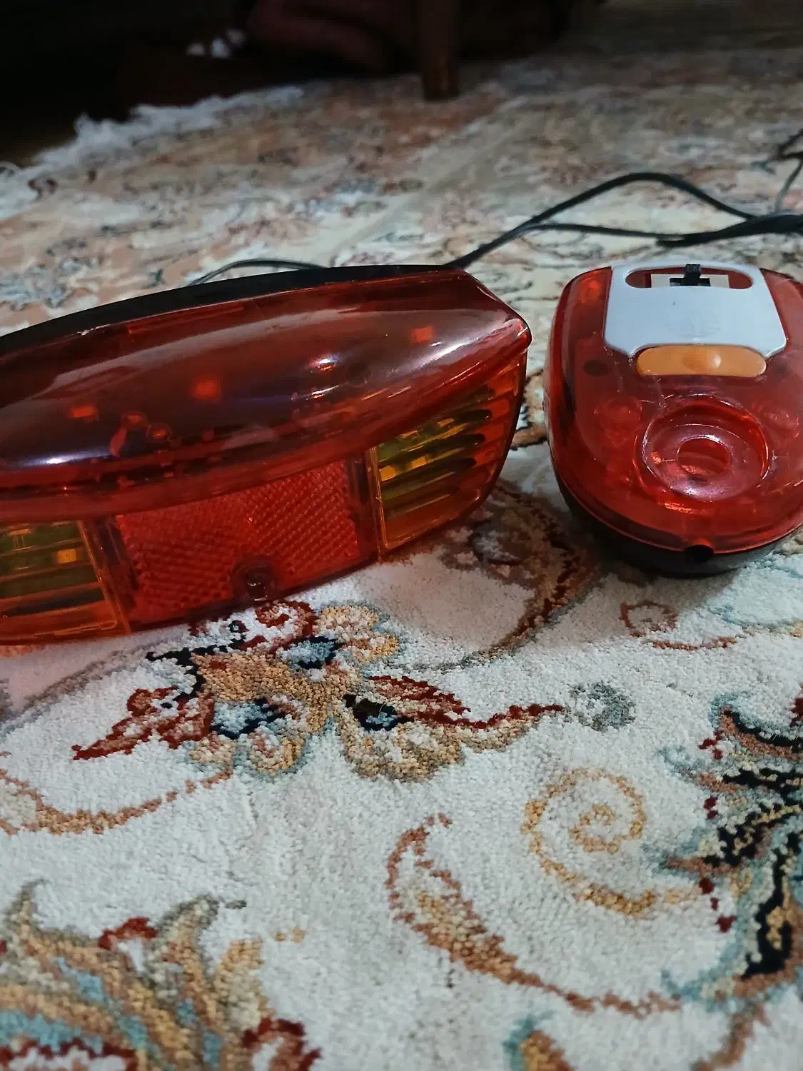 چراغ و راهنما.چراغ قوه و چراغ پلیسی.والپ چراغدار.|دوچرخه، اسکیت، اسکوتر|مشگین شهر, |دیوار