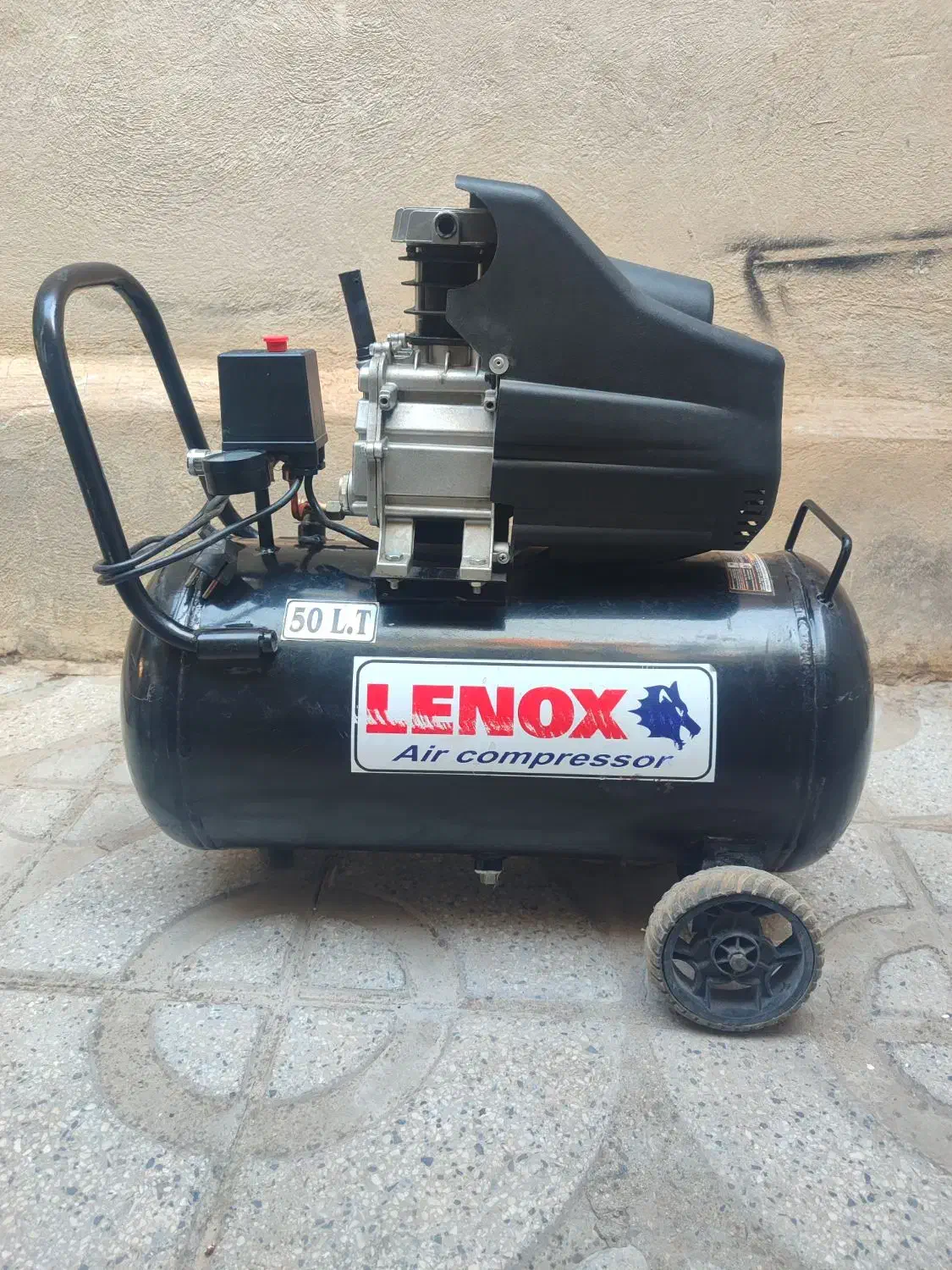 مقداری وسایل|ابزارآلات|بروجرد, |دیوار