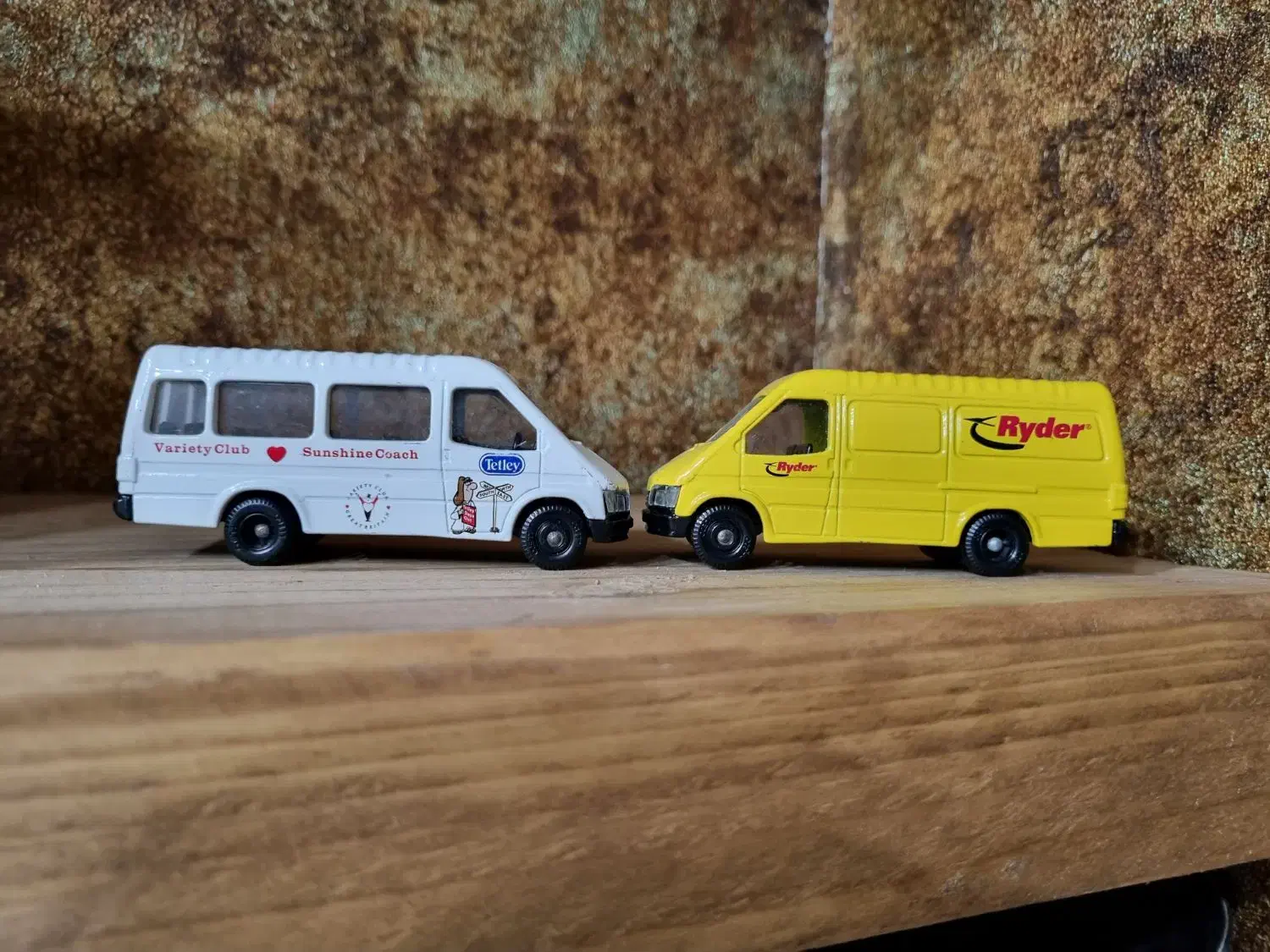 ماشین های قدیمی انکلیسی در حد اک|کلکسیون اشیاء عتیقه|آبادان, |دیوار