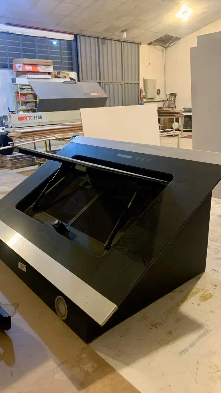 هود مورب اخوان در حد نو|هود|ری, سرتخت|دیوار