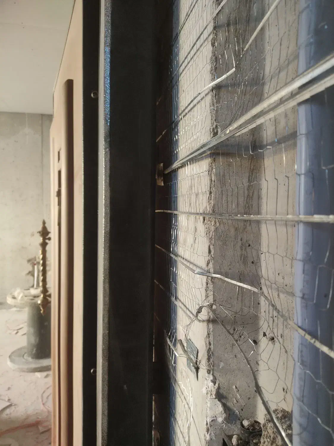 نیازمند کارگر ساده برای پر کردن چهار چوب درب|استخدام معماری، عمران و ساختمانی|بیرجند, |دیوار