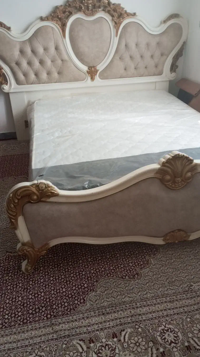 تخت خواب دونفره نو با دوتا پاتختی|تخت و سرویس خواب|پارس‌آباد, |دیوار