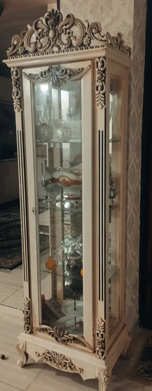 بوفه کاملاً سالم قیمت مناسب|بوفه، ویترین، کنسول|حویق, |دیوار