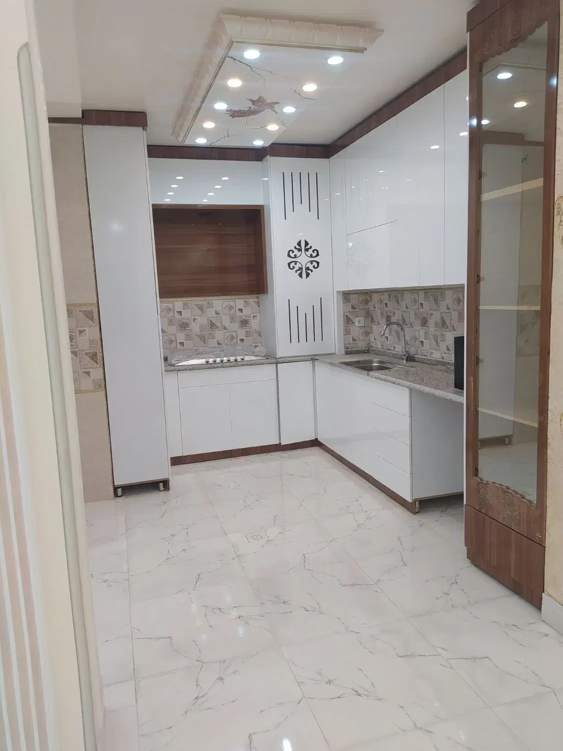 رهن کامل خانه ویلایی طبقه دوم|اجارهٔ خانه و ویلا|کازرون, |دیوار