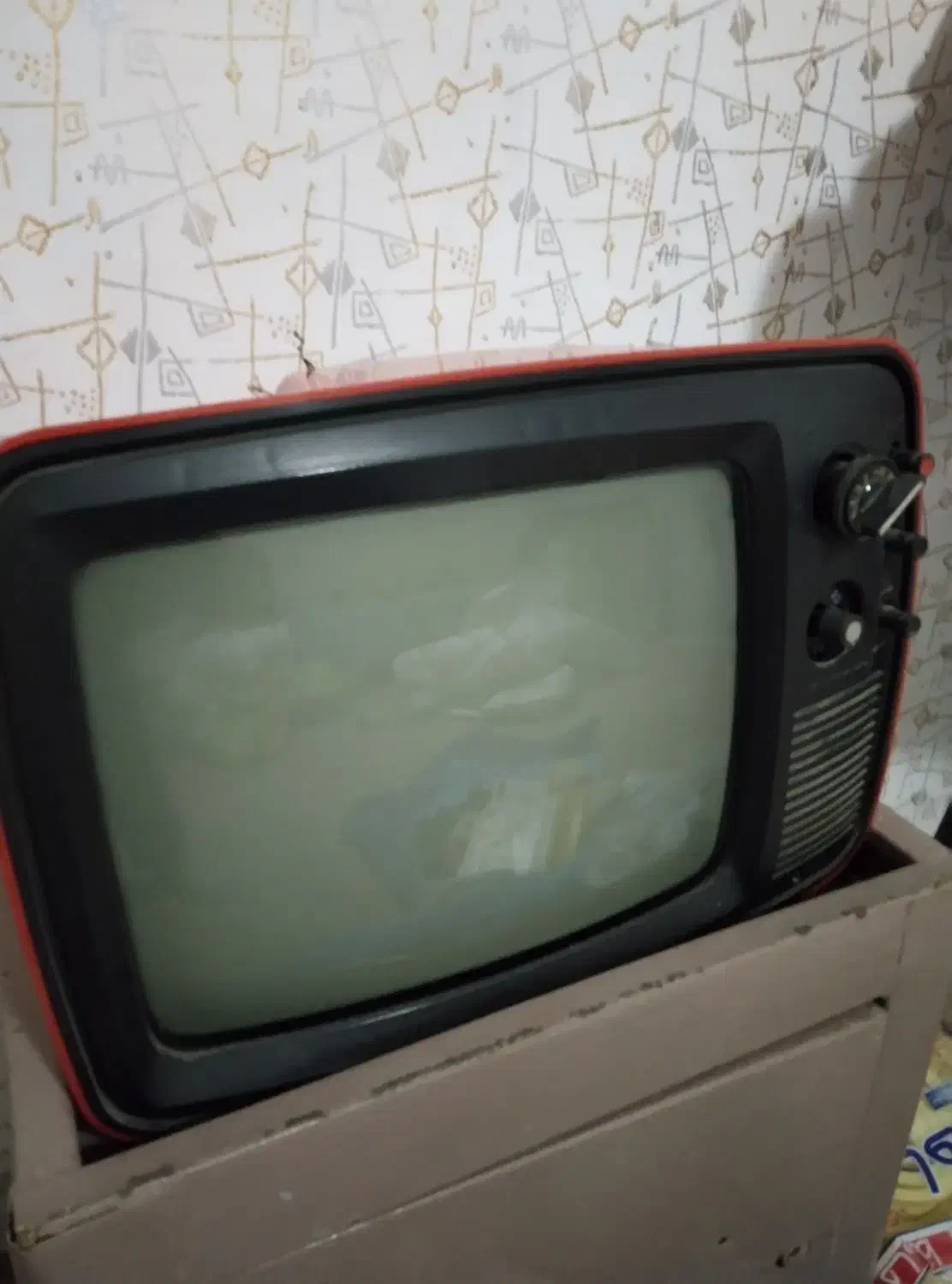 تلویزیون ۱۴ اینچ|تلویزیون و پروژکتور|کرمانشاه, |دیوار