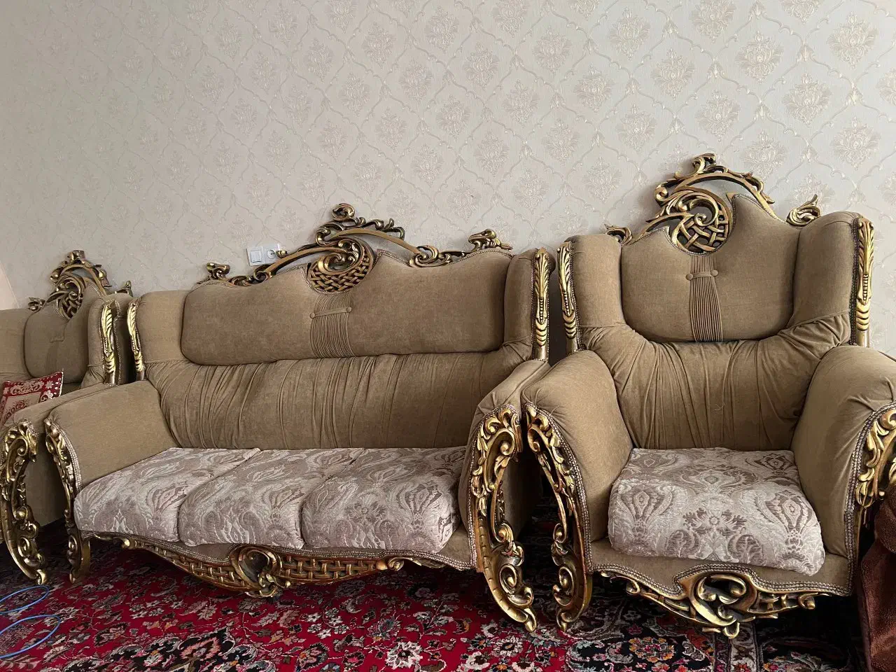 مبل راحتی و سلطنتی|مبلمان خانگی و میز عسلی|مشهد, زمانه|دیوار