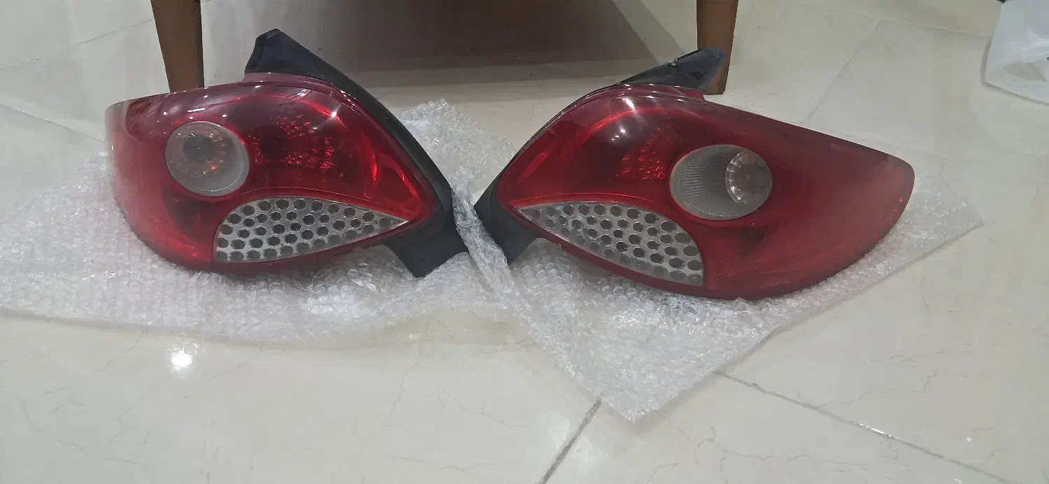 چراغ خطر عقب ۲۰۷فرانسوی|قطعات یدکی و لوازم جانبی|شیراز, قصرالدشت|دیوار