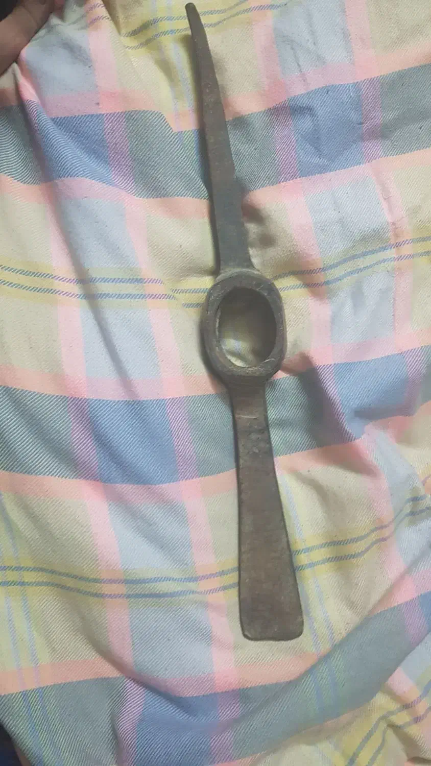 کلنگ ۴۰سال پیش|ابزارآلات|آزادشهر, |دیوار