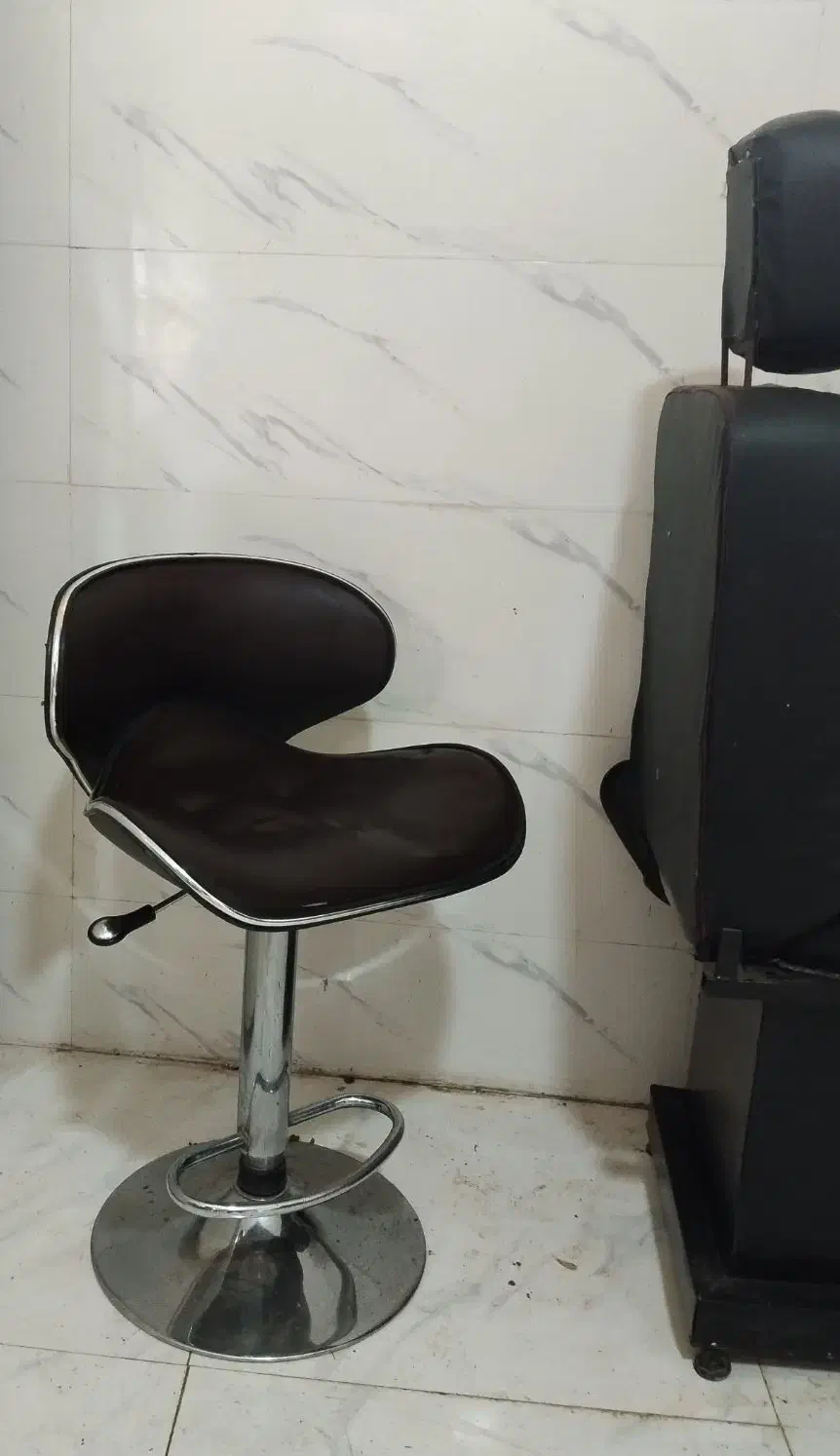 صندلی آرایشگاهی کاملا نو زیر قیمت|آرایشگاه و سالنهای زیبایی|چاف و چمخاله, |دیوار