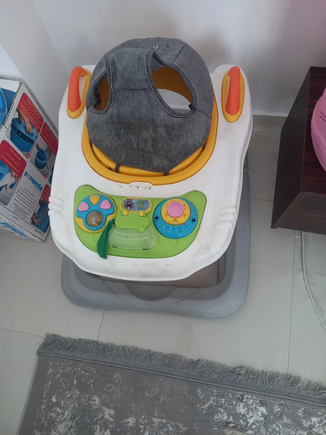 گهواره و رو رو ک|تخت و صندلی بچه|کیش, |دیوار