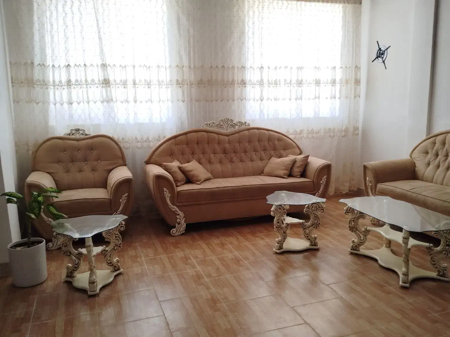 مبلمان|مبلمان خانگی و میز عسلی|صوفیان, |دیوار