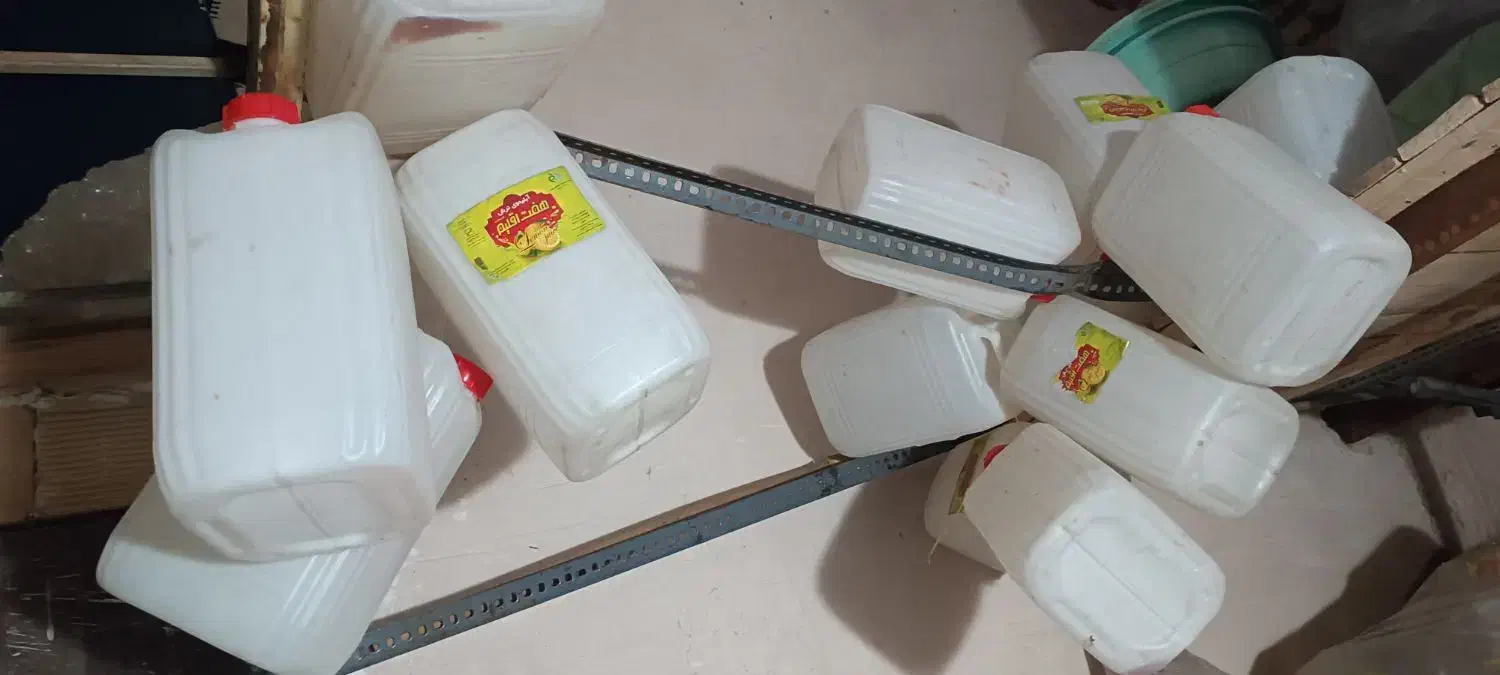 دبه خالی درفرمونی و گالن ۱۰ لیتری|ظروف نگهدارنده، پلاستیکی، یک‌بارمصرف|مشهد, امین آباد|دیوار