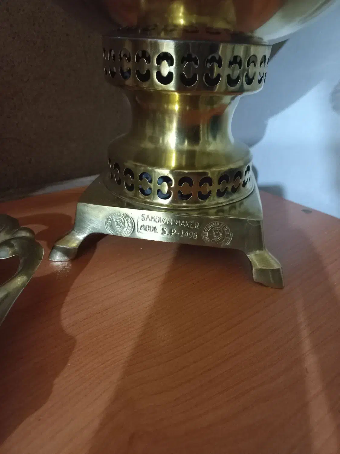 سماور برنجی بزرگ سنگین وزن|صنایع دستی و سایر لوازم تزئینی|مراغه, |دیوار