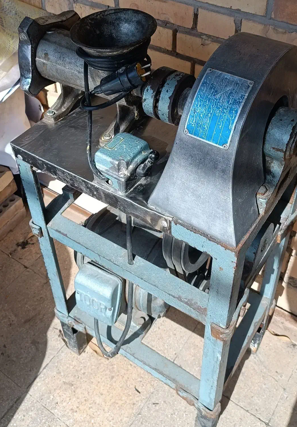 چرخ گوشت صنعتی 32|کافیشاپ و رستوران|شوشتر, |دیوار