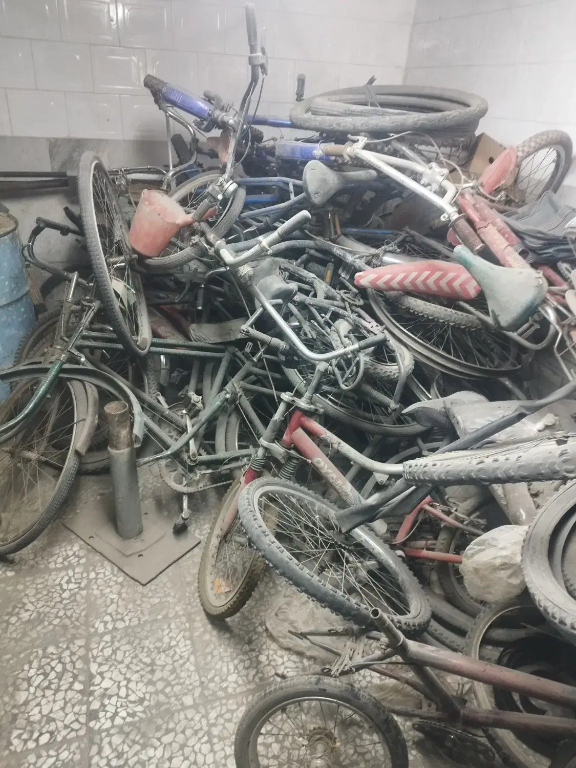 فروش فوری دوچرخه دست دوم و ضایعاتی|دوچرخه، اسکیت، اسکوتر|نجفآباد, هفده شهریور|دیوار