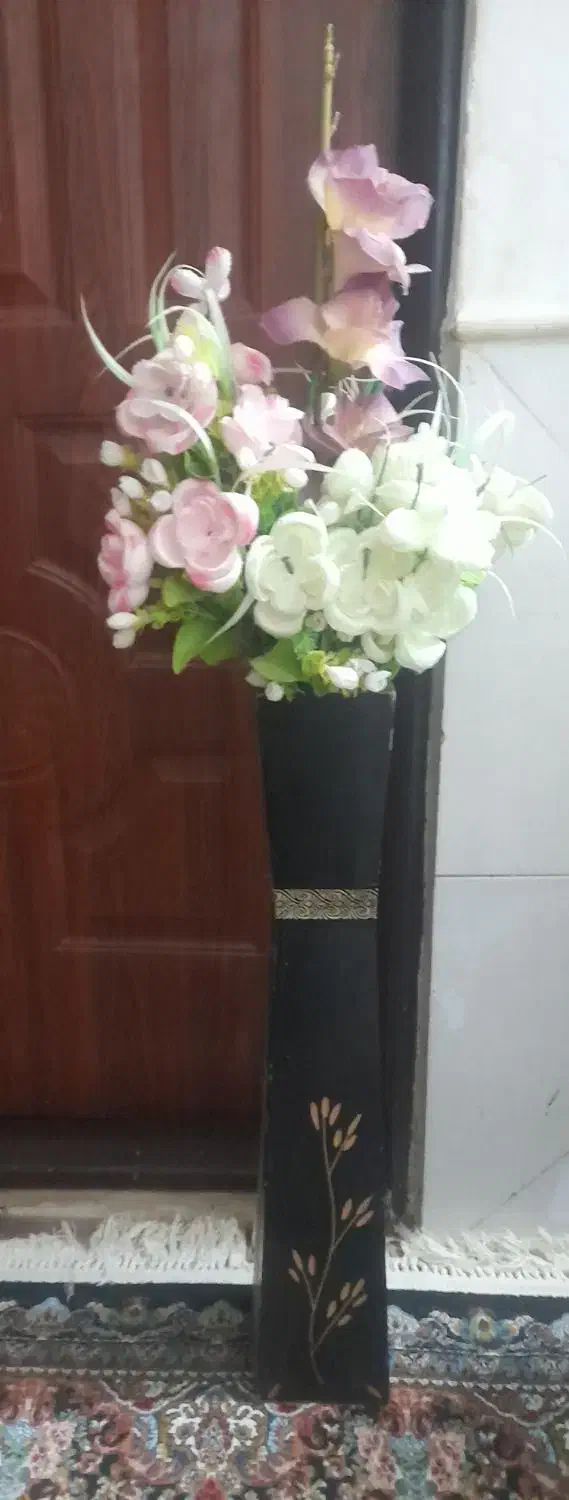 گلدون چوبی زیبا|گل مصنوعی|کاشان, میدانگاه آقا|دیوار