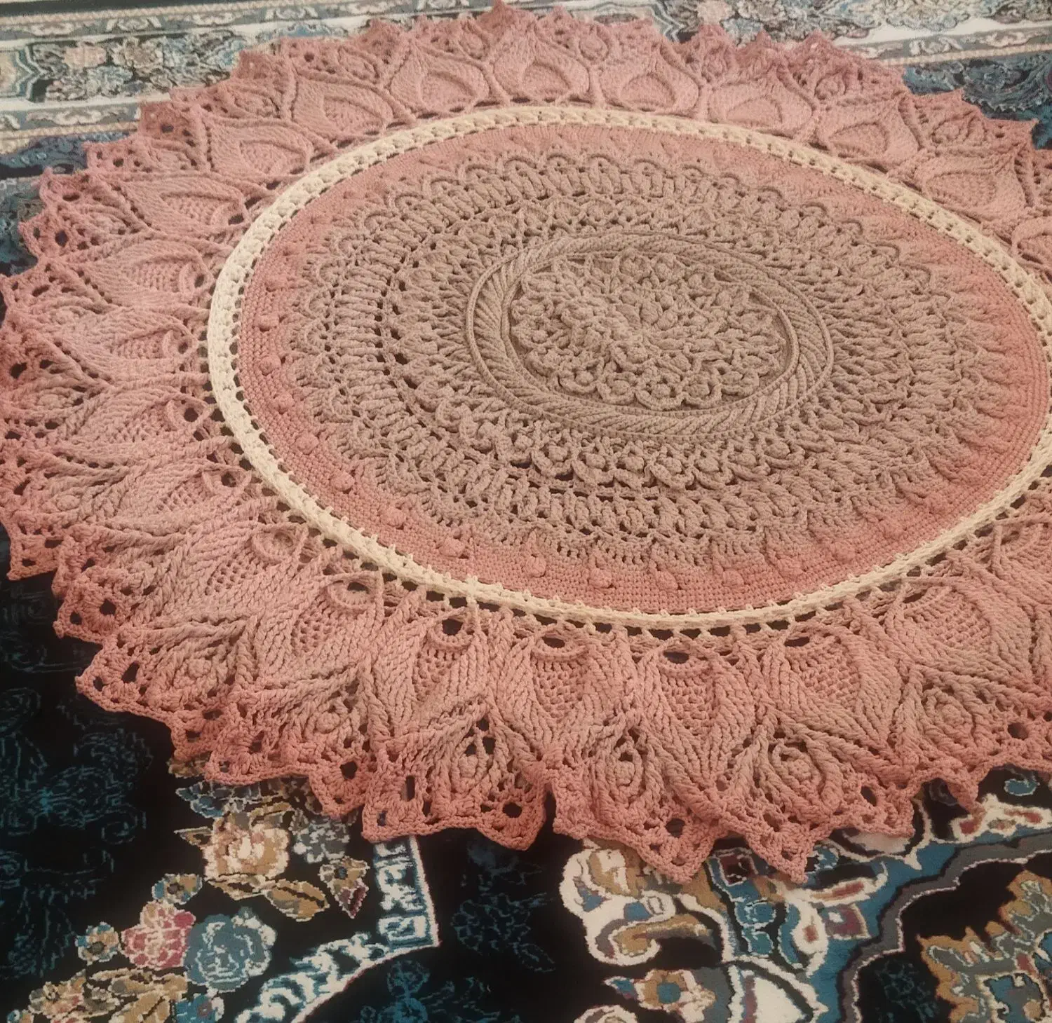 فروش . فرشینه دست بافت مکرومه|فرش|بوشهر, |دیوار