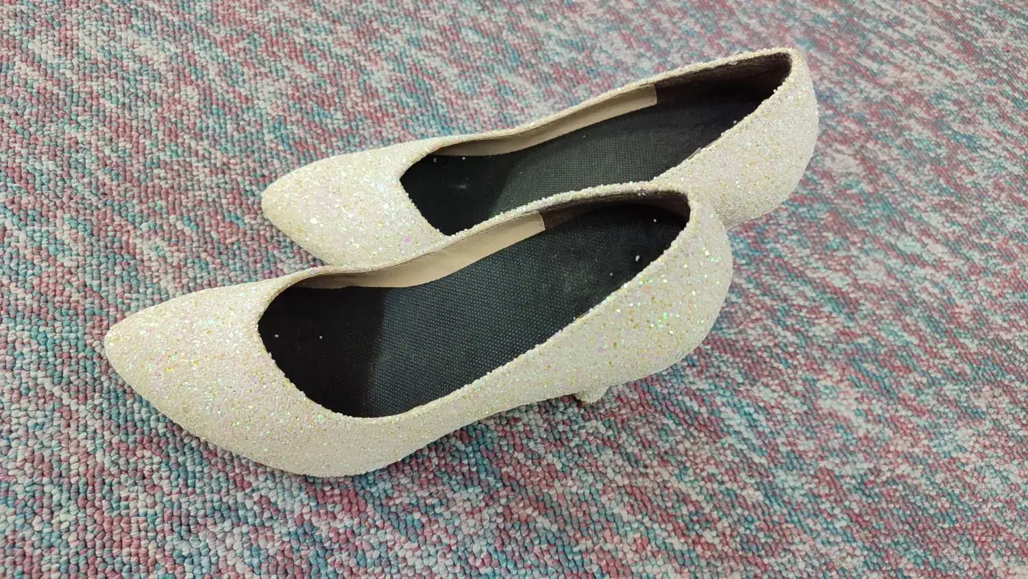 کفش مجلسی|کیف، کفش، کمربند|لار, |دیوار