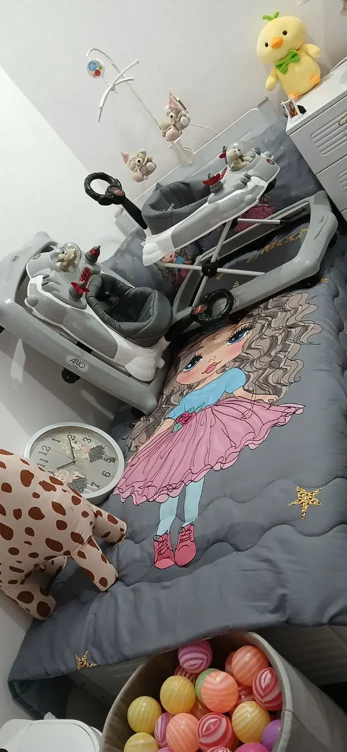 تعدادی وسایل نوزادی|اسباب و اثاث بچه|مرند, |دیوار