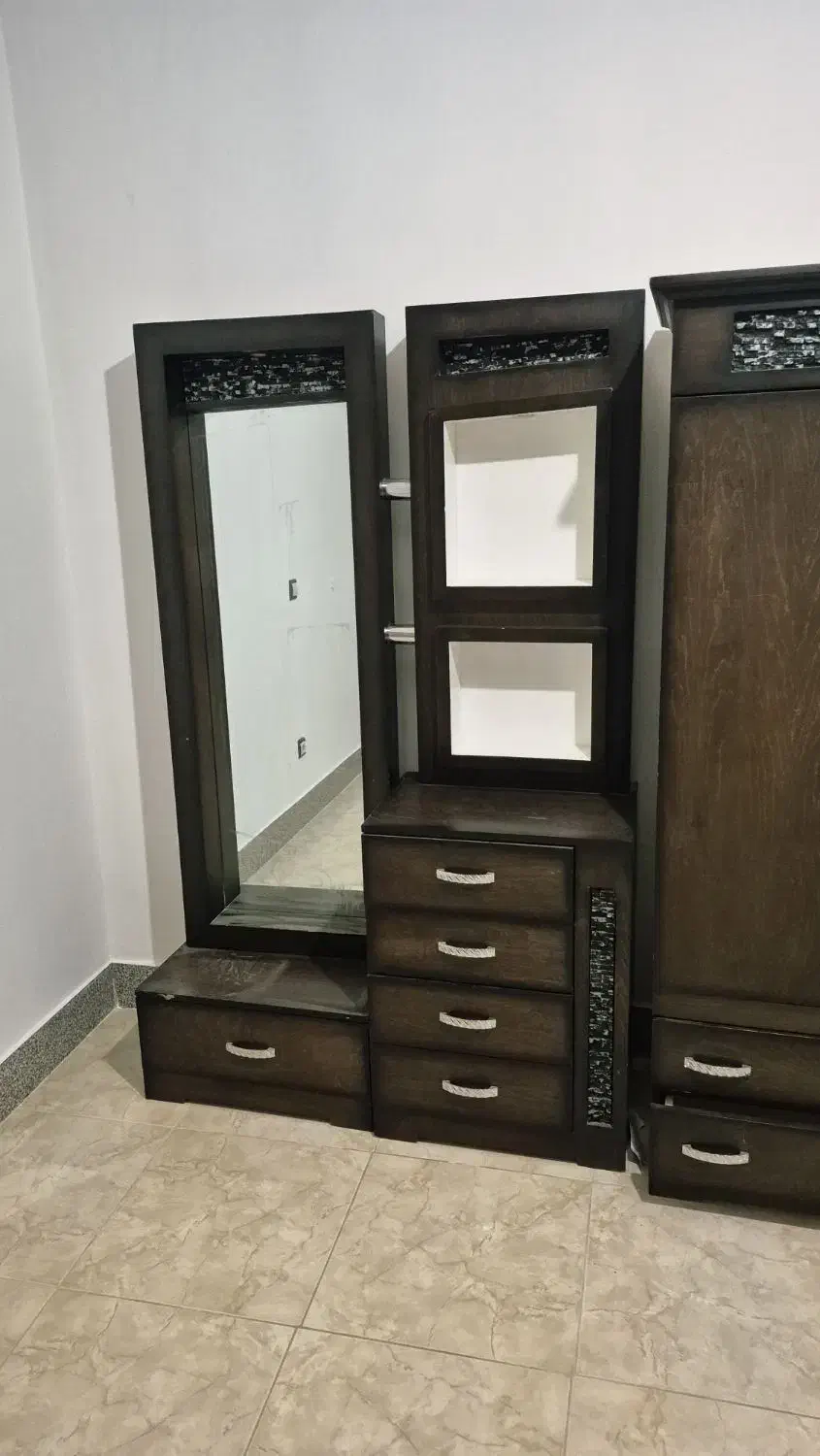 کمد دراور جاکفشی|جاکفشی، کمد، دراور|قائن, |دیوار