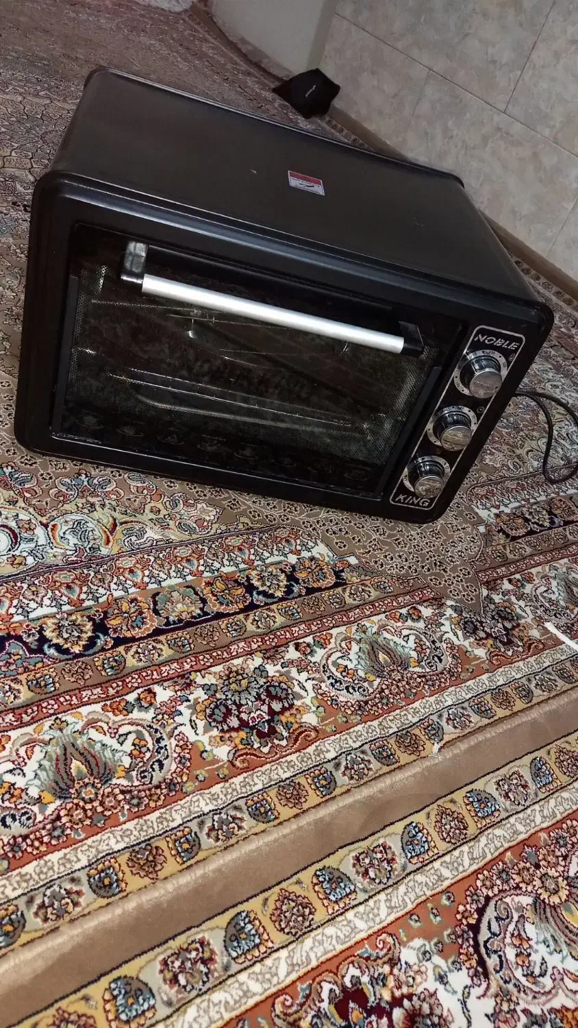 توستر سالم بدون خرابی رنگ مشکی|اجاق گاز و لوازم برقی پخت‌وپز|گلستان (تهران), |دیوار