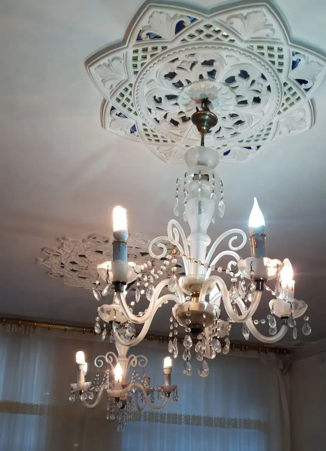 سه عدد لوستر شیشه ای و کریستال|لوستر و چراغ آویز|بیجار, |دیوار