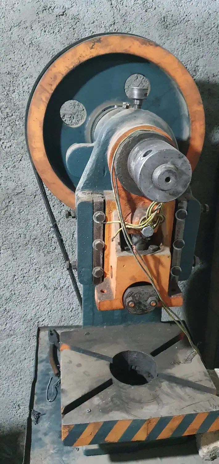 پرس ضربه ای 6تن|ماشین‌آلات صنعتی|هشتگرد, شهرک ولیعصر (مصلی)|دیوار