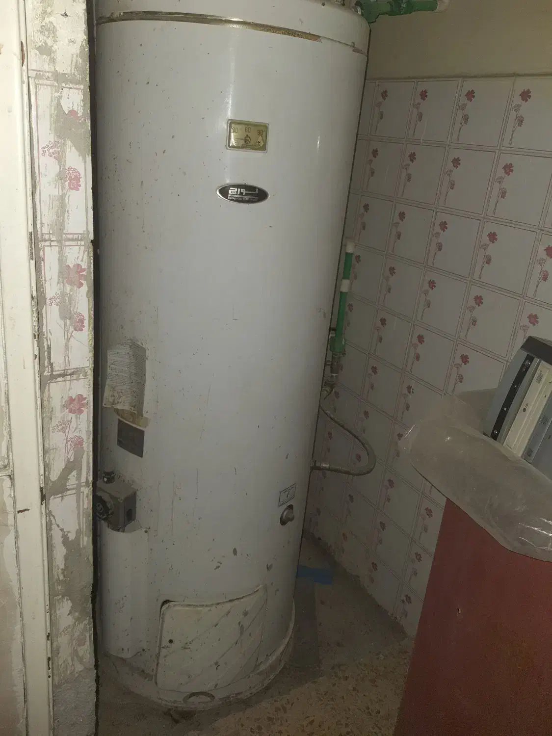 آب گرمکن ایستاده گازی ۵۰۰۰۰۰۰ تومان|آبگرمکن، پکیج، شوفاژ|قزوین, |دیوار