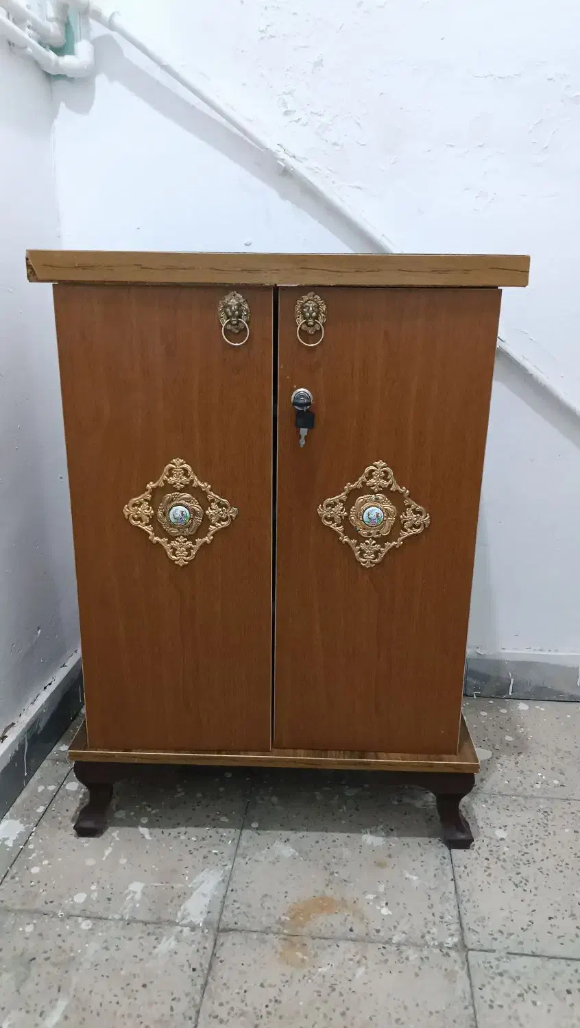 جاکفشی|جاکفشی، کمد، دراور|ایلام, |دیوار