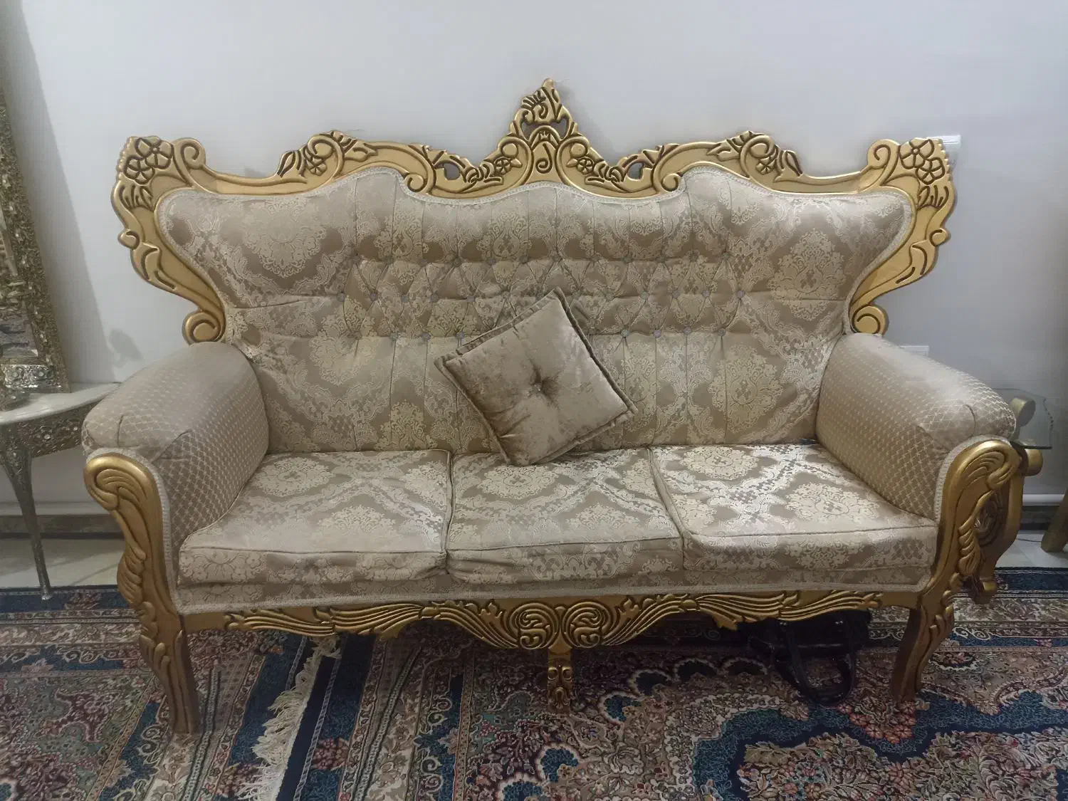 مبل سلطنتی ۷نفره|مبلمان خانگی و میز عسلی|چهاردانگه (تهران), |دیوار