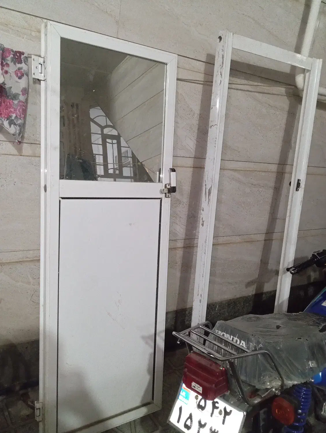 درب آلومینیم در حد نو|مصالح و تجهیزات ساختمان|کوهدشت, |دیوار