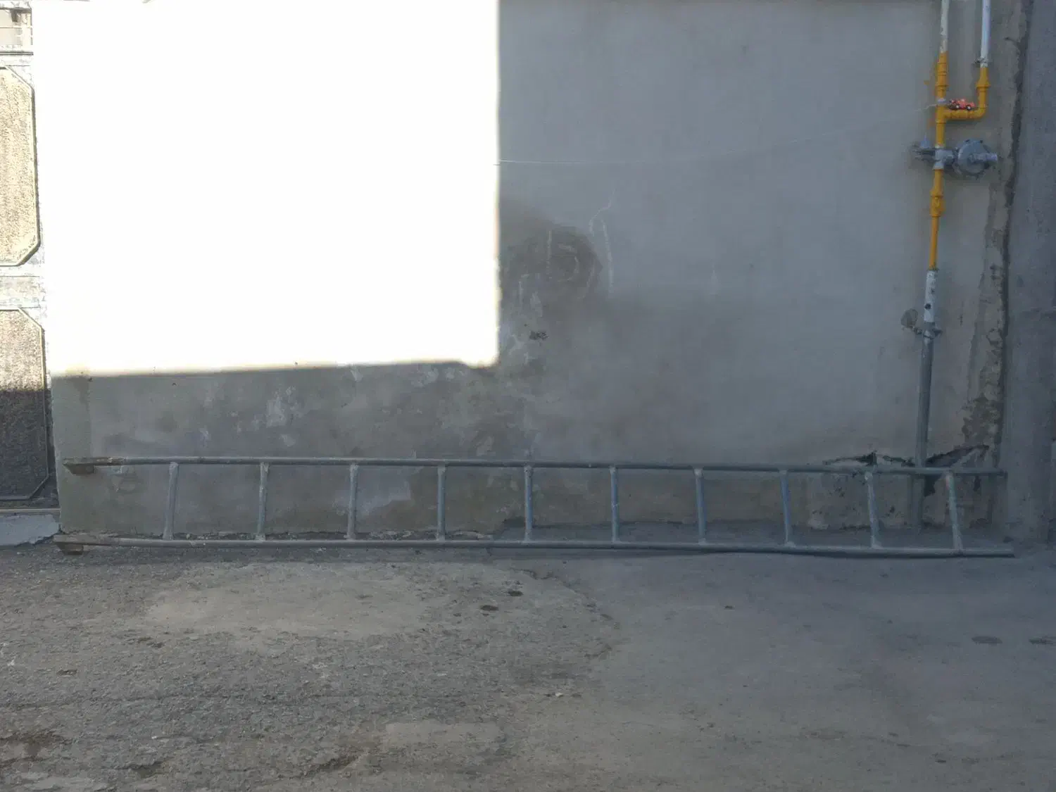 نردبان وتخت|تخت و سرویس خواب|بیجار, |دیوار