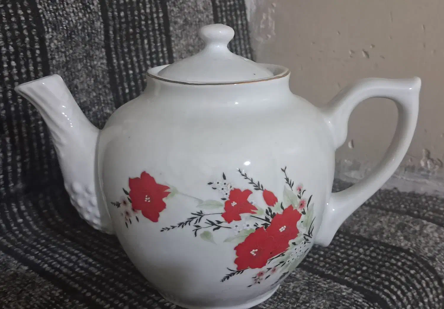 قوری بزرگ چینی سالم و نو|سماور، چای‌ساز، قهوه‌ساز|ری, دیلمان|دیوار