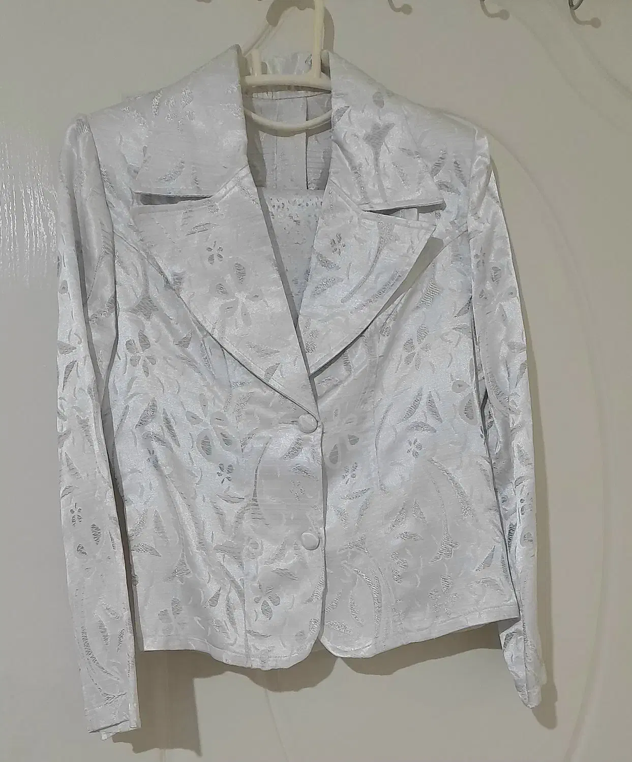 کت‌و دامن‌مجلسی|لباس|دامغان, |دیوار