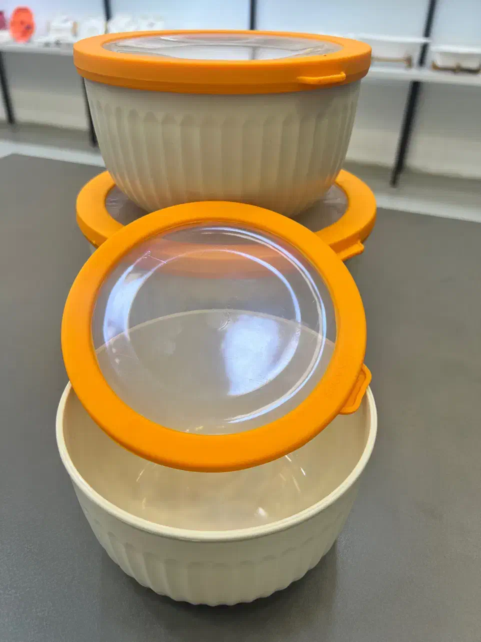 ظرف نگهدارنده|ظروف نگهدارنده، پلاستیکی، یکبارمصرف|قم, هفت تیر|دیوار