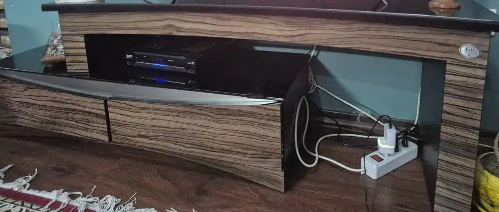 مبل و فرش و میز تلویزیون|مبلمان خانگی و میز عسلی|رودهن, |دیوار