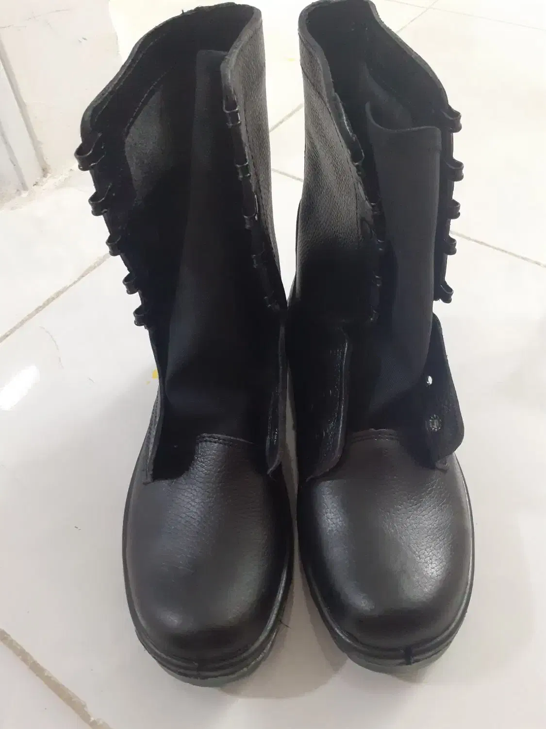 پوتین|کیف، کفش، کمربند|سنقر, |دیوار