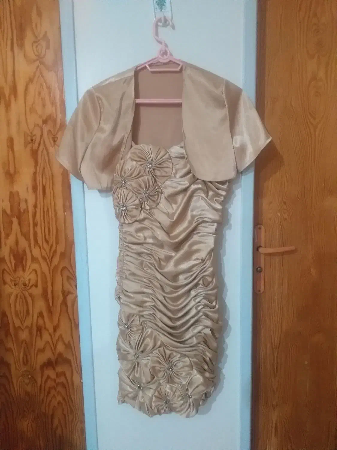 سرافان و کت مجلسی کرم رنگ درحدنو|لباس|بندر انزلی, پردیس|دیوار