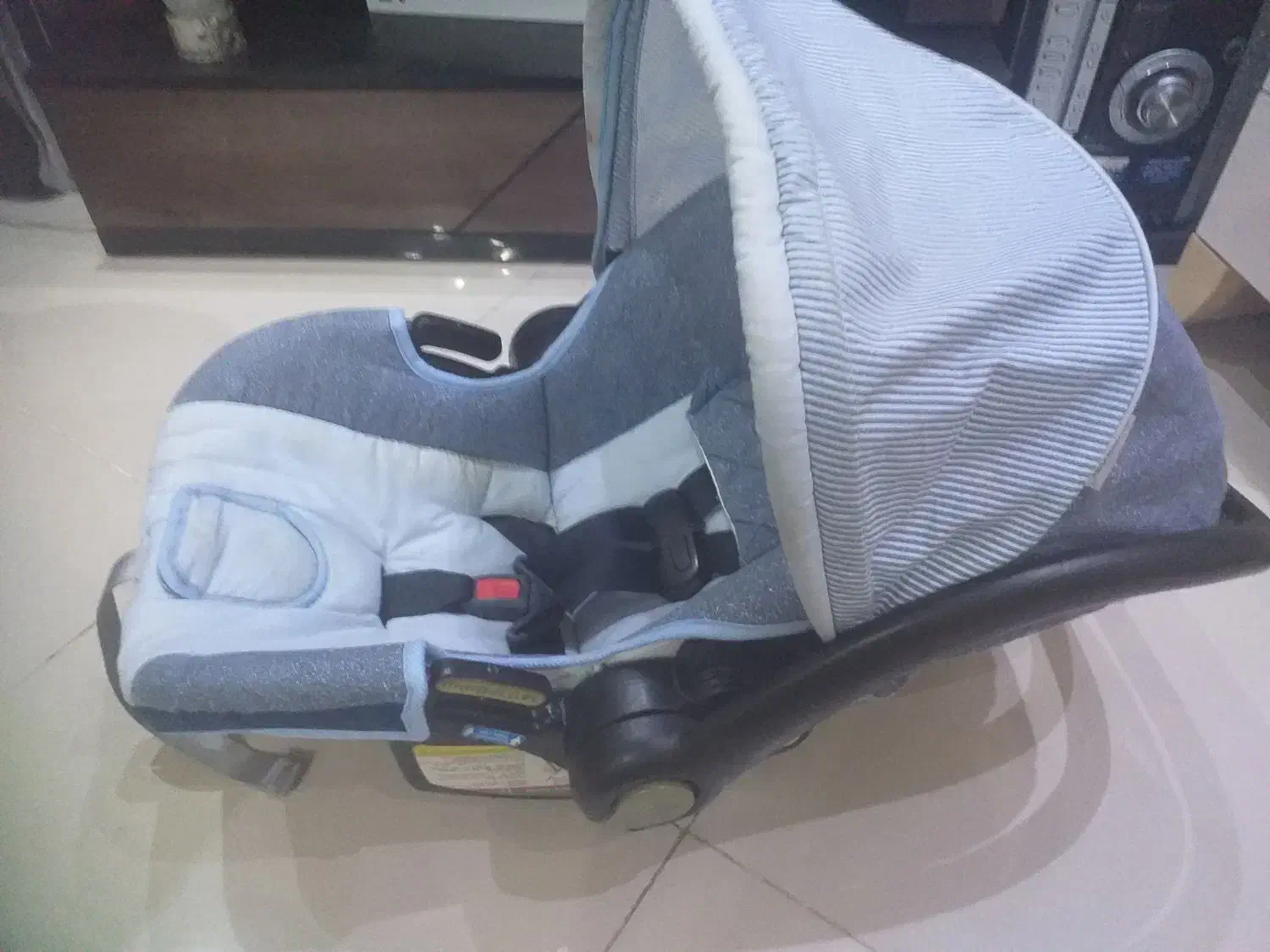 صندلی حمل و استراحت نوزاد|اسباب و اثاث بچه|اصفهان, سپاهان‌شهر|دیوار