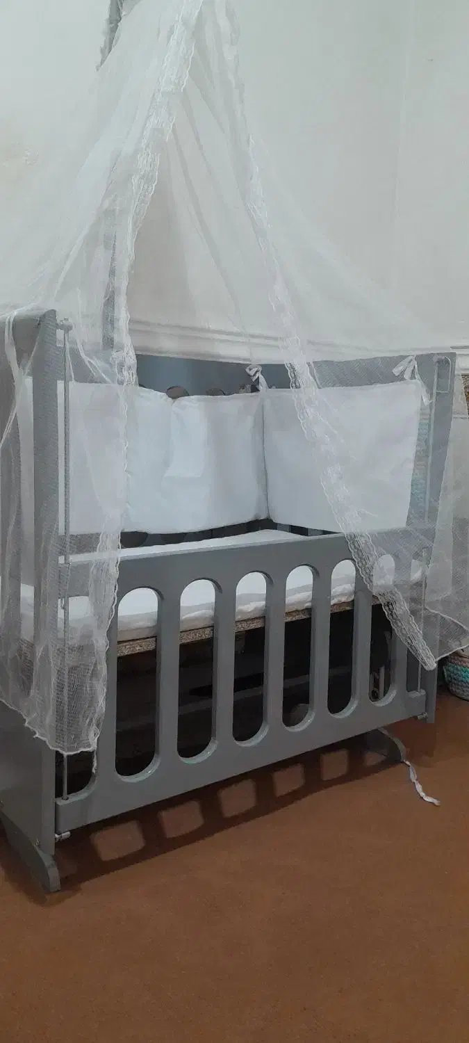 تخت گهواره ایی|تخت و صندلی بچه|هندیجان, |دیوار