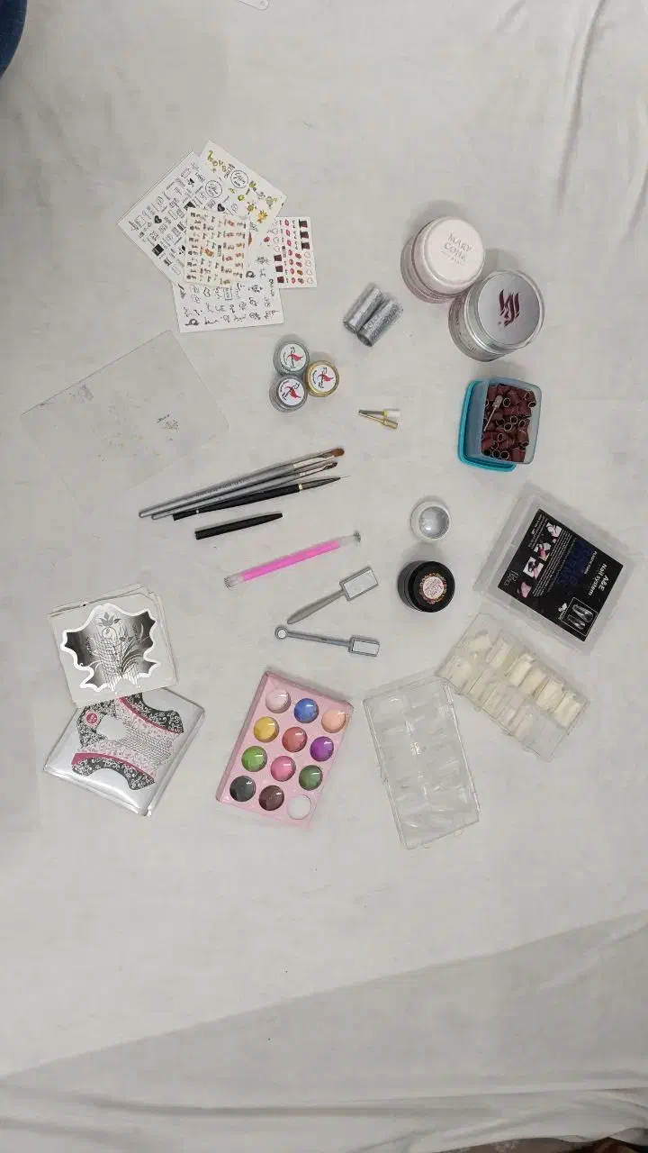 ست کامل وسایل کاشت ناخن|آرایشگاه و سالن‌های زیبایی|نجف‌آباد, قلعه سفید|دیوار